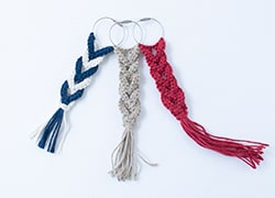 三つ編み風キーホルダー